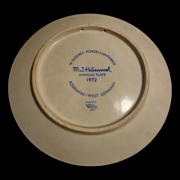 1972 Goebel Hummel “Hear ye, Hear ye” Annual Plate with Original Box - Picture 3 of 3